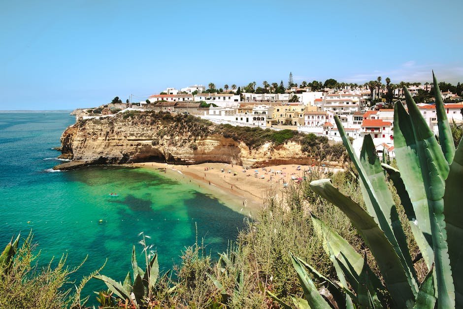Revealed - The Best Beach Towns In Portugal_1