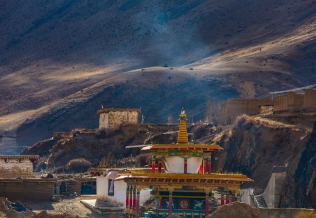 Tibet houses landscape